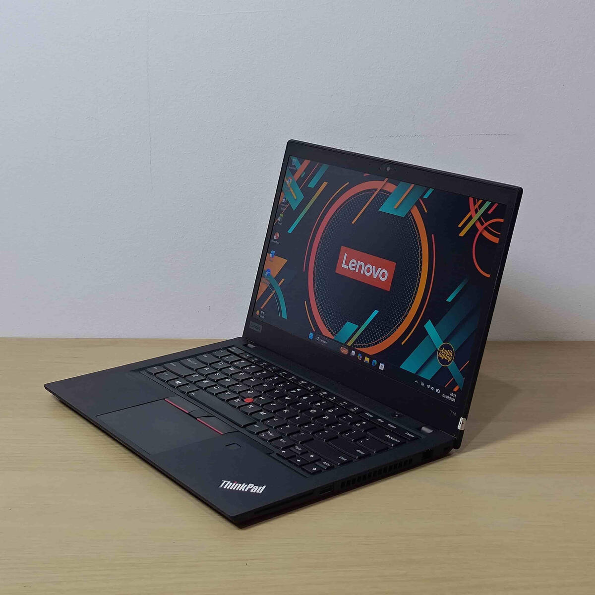 T14 G1 Depan Kanan T14 G1 Depan Kanan Butik Laptop